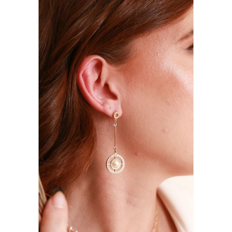 BRINCO PENDULO MANDALA COM ZIRCONIAS E PEROLA EM OURO 18K