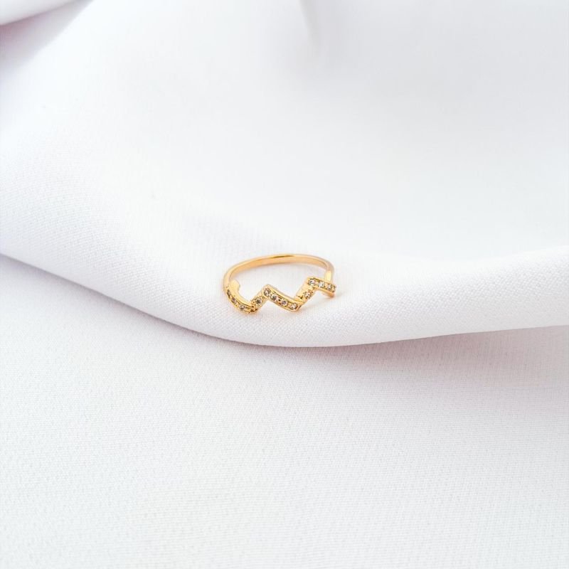 ANEL ALIANÇA TRANÇADA COM ZIRCONIA EM OURO 18K