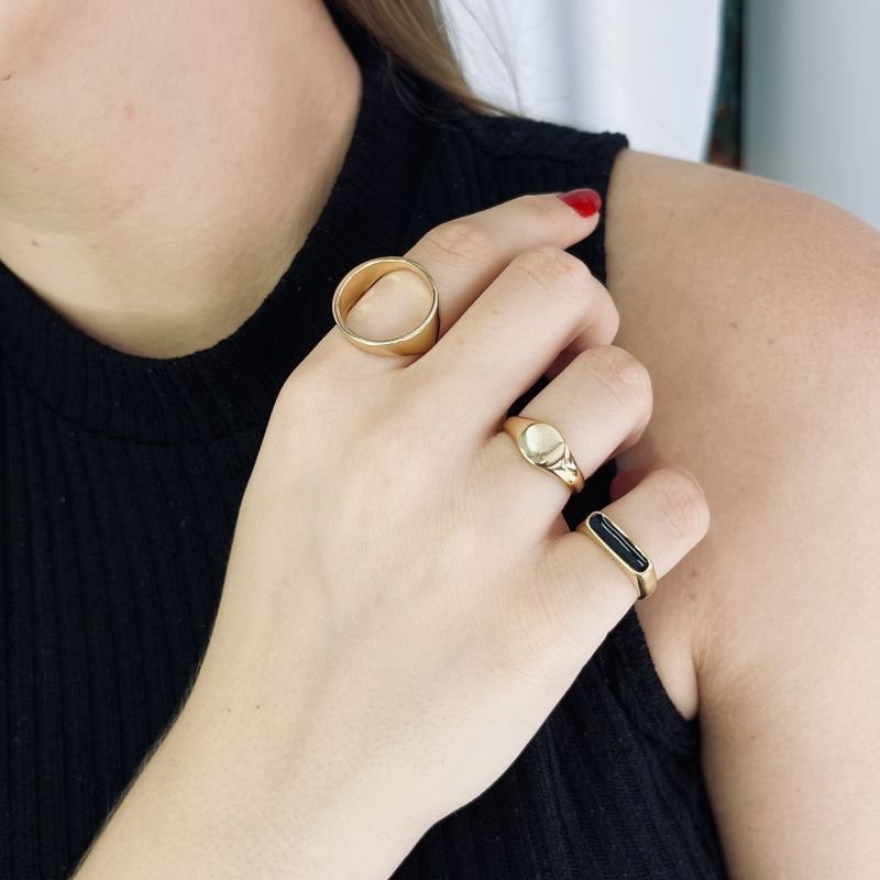ANEL CIRCULO EM OURO 18K