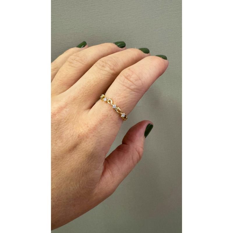 ANEL COM DETALHE EM CORAÇÃO EM OURO 18K