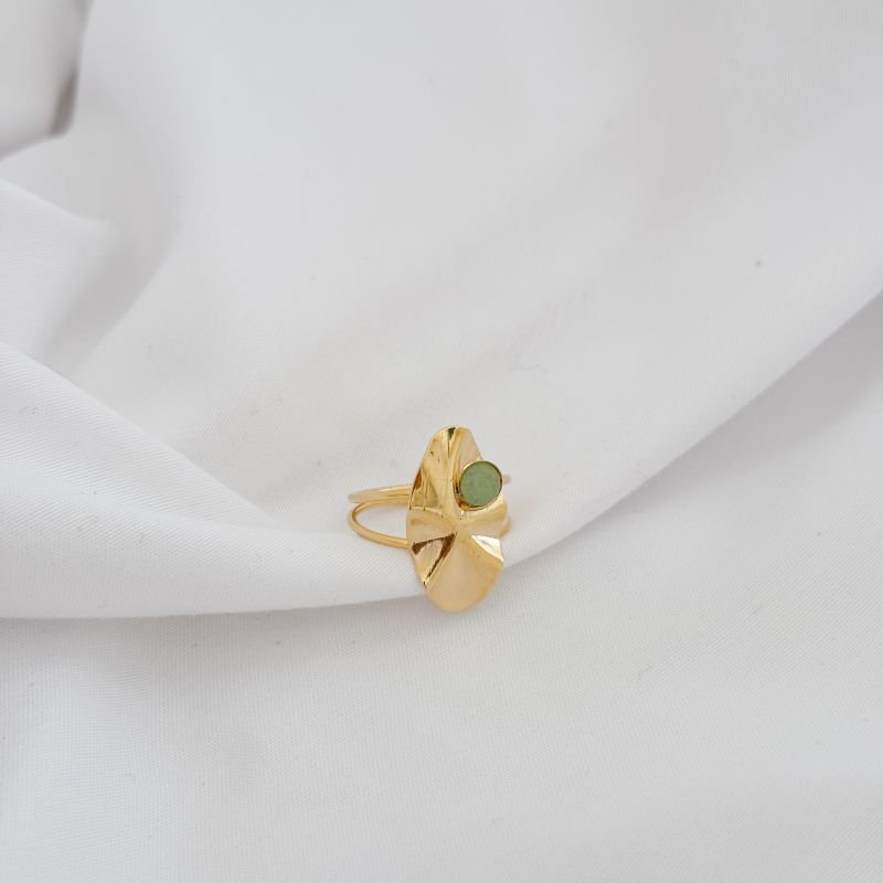 ANEL FIO COM CHAPA ORGANICA EM OURO 18K