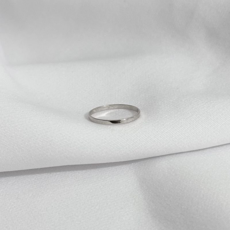 ANEL FIO QUADRADO LISO EM OURO 18K