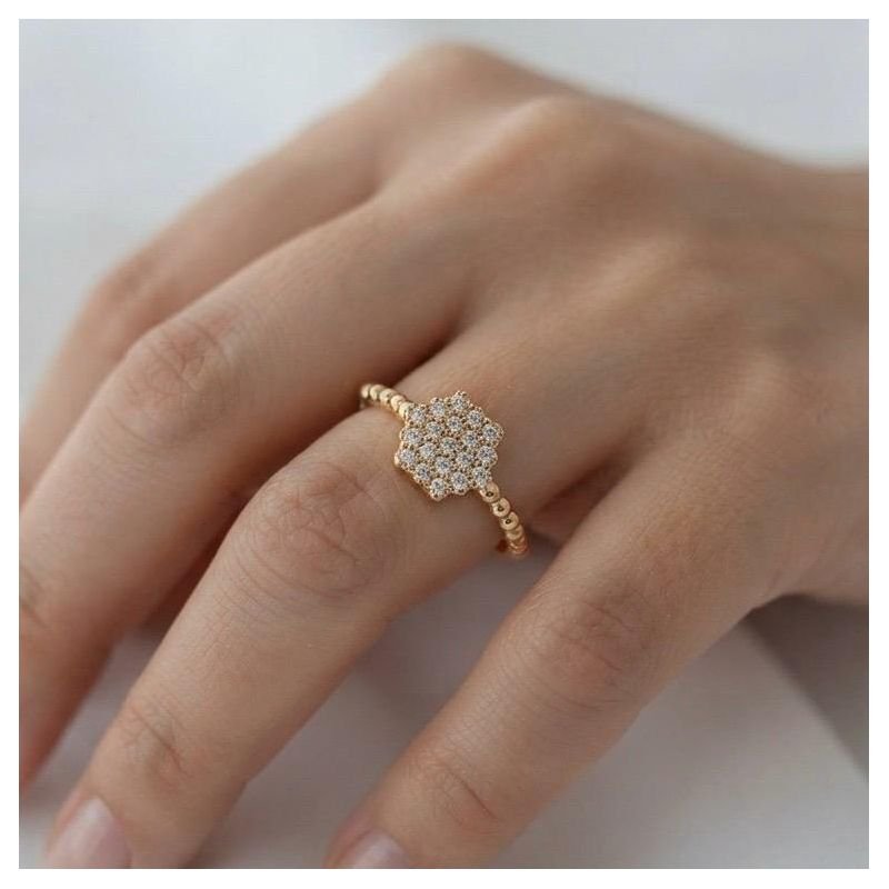 ANEL HEXAGONAL CRAVEJADO EM OURO 18K