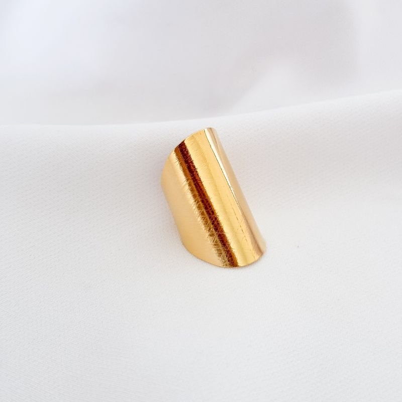 ANEL INTEIRO COM CHAPA LIXADA EM OURO 18K