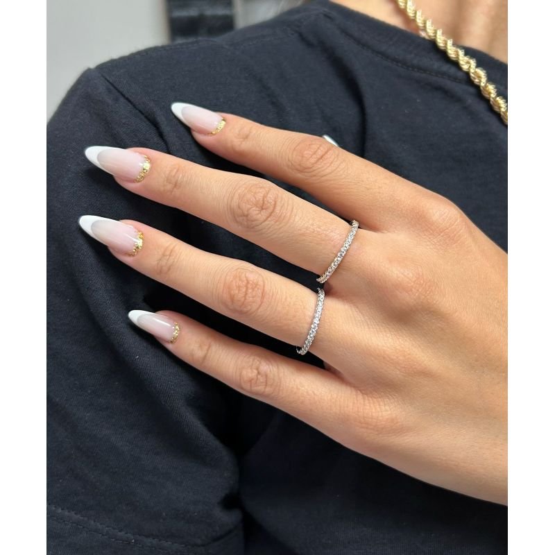 ANEL INTEIRO CRAVEJADO EM OURO 18K