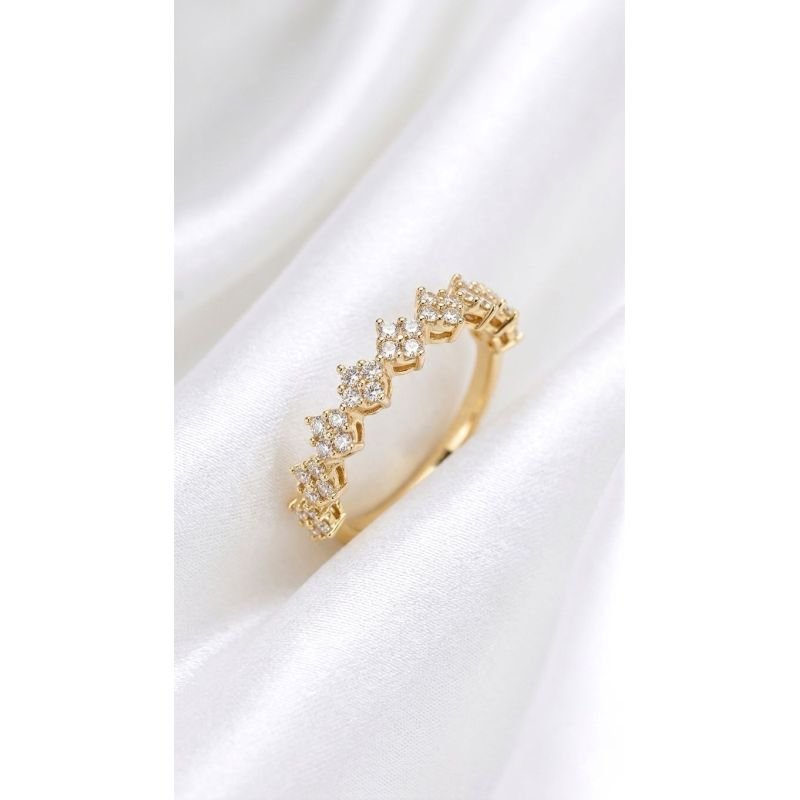 ANEL LOSANGOS CRAVEJADOS EM OURO 18K