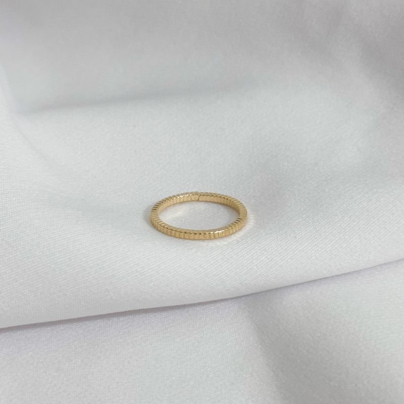 ANEL RECARTILHADO POR INTEIRO EM OURO 18K