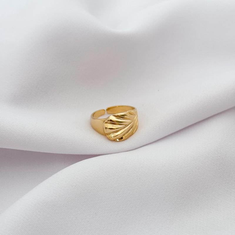 ANEL REGULAVEL EM OURO 18K