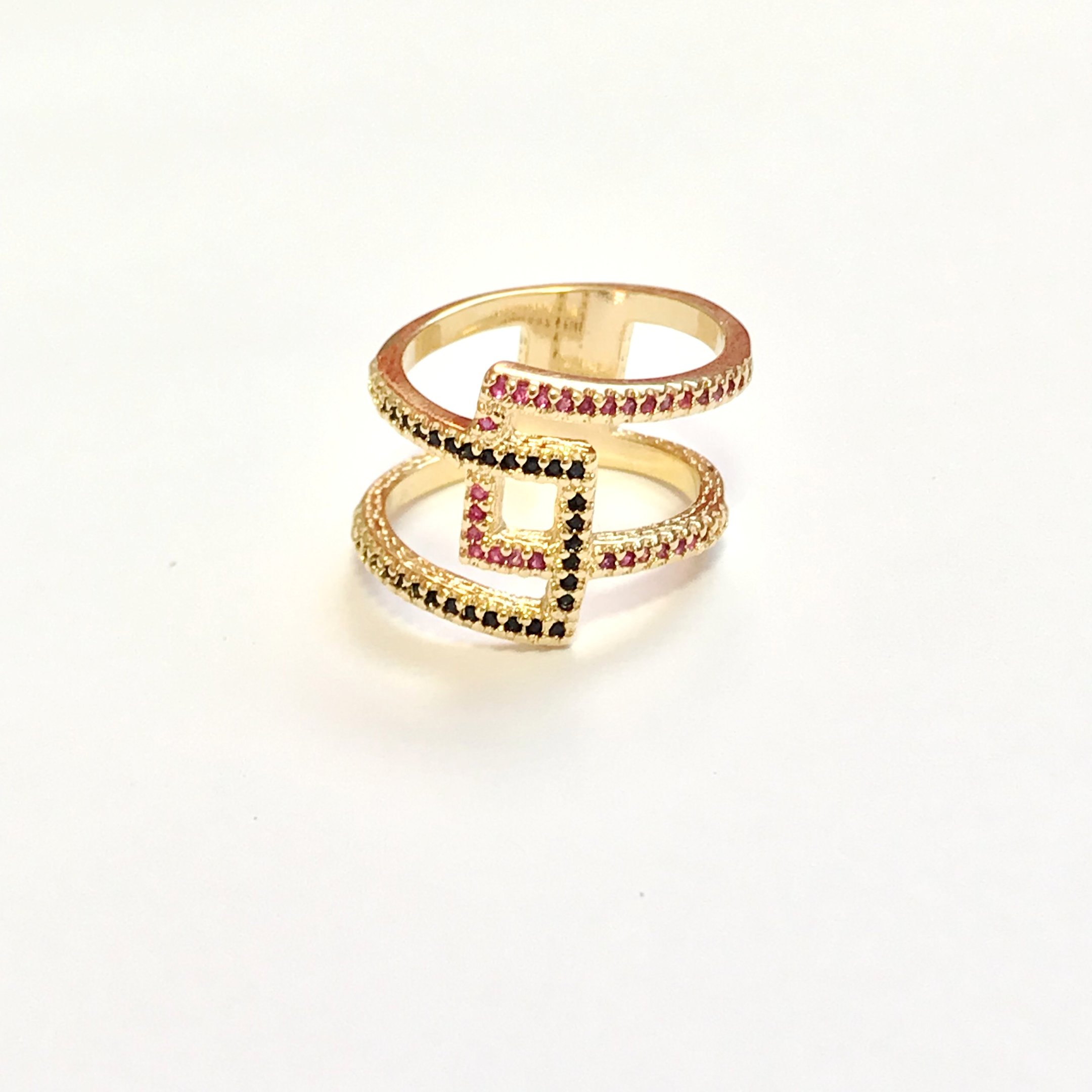 ANEL ZIG ZAG ZIRCONIAS EM OURO 18K