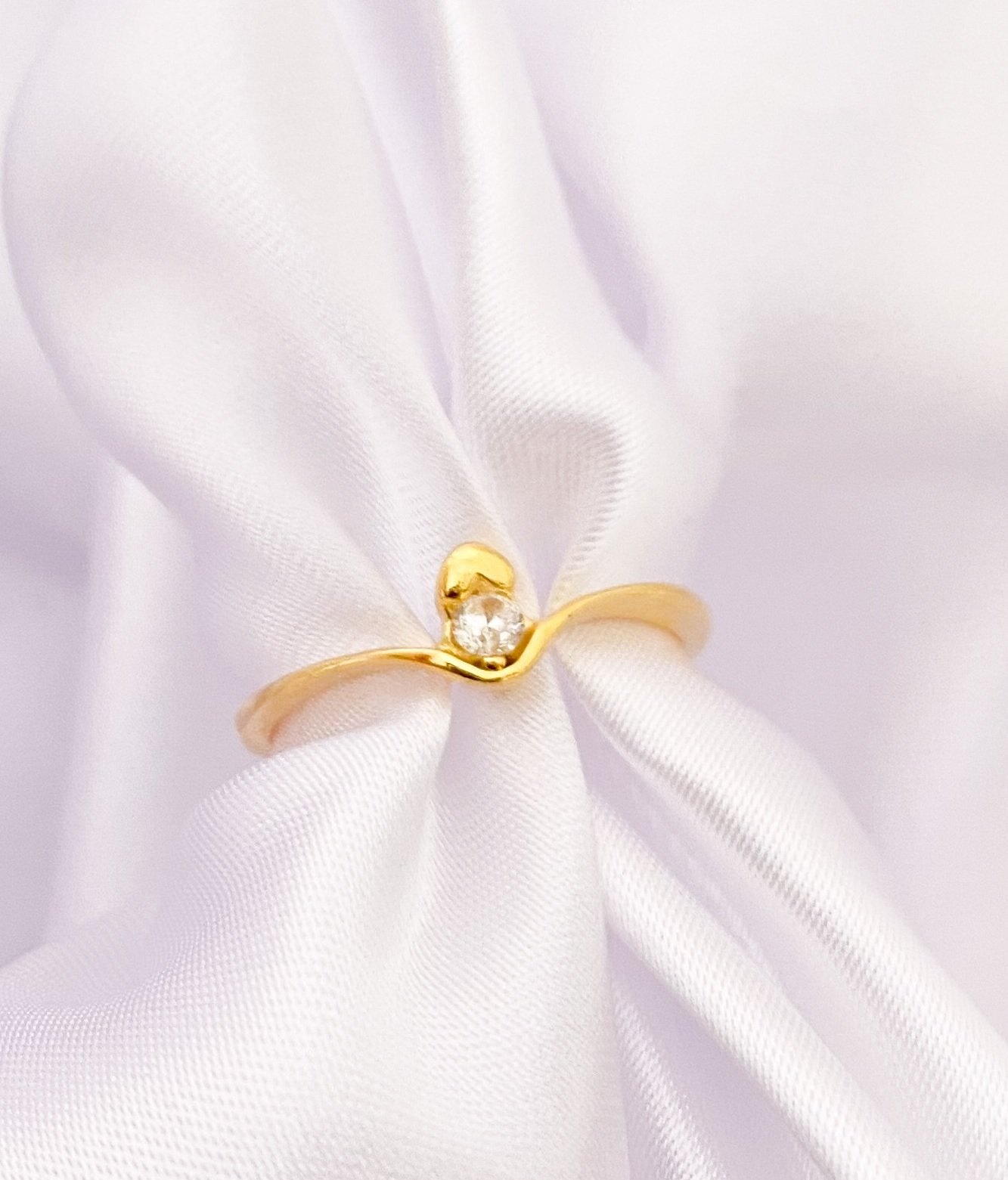 ANEL ALIANÇA COM GOTINHA EM OURO 18K