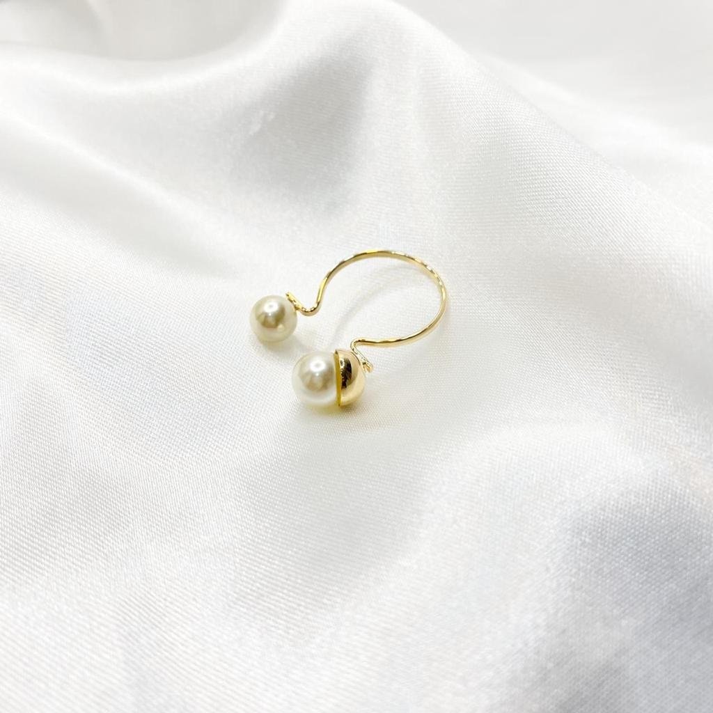 ANEL FIO DUAS PÉROLAS EM OURO 18K