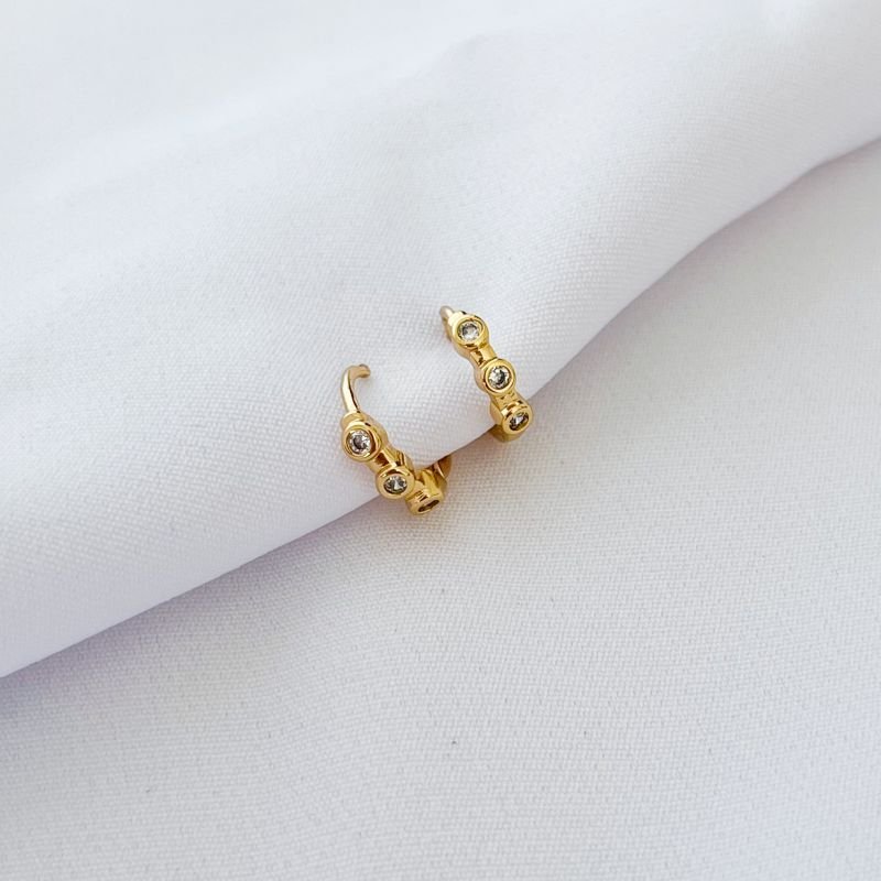 ARGOLA ARTICULADA 3 ZIRCONIAS 1,3CM DIAMETRO EM OURO 18K