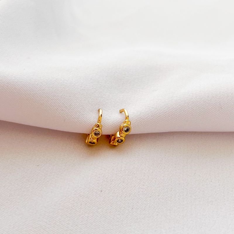 ARGOLA ARTICULADA 3 ZIRCONIAS 1CM DIAMETRO EM OURO 18K
