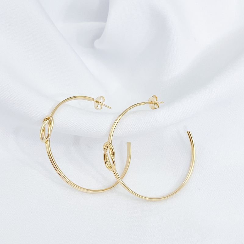 ARGOLA FIO COM NÓ 4,5CM EM OURO 18K