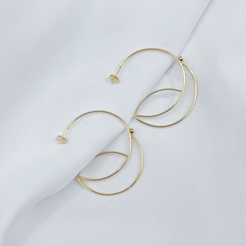 ARGOLA FIO FORMATO GEOMÉTRICO COM ZIRCONIA 4,5CM EM OURO 18K