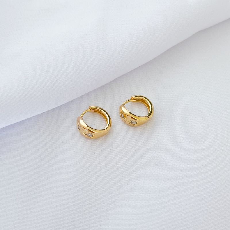 ARGOLINHA ARTICULADA COM 2 BRILHOS EM OURO 18K