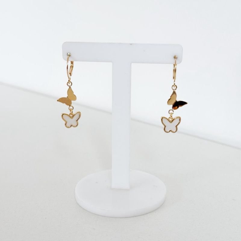 ARTICULADO COM BOROBOLETA MADRIPEROLA E LISA EM OURO 18K