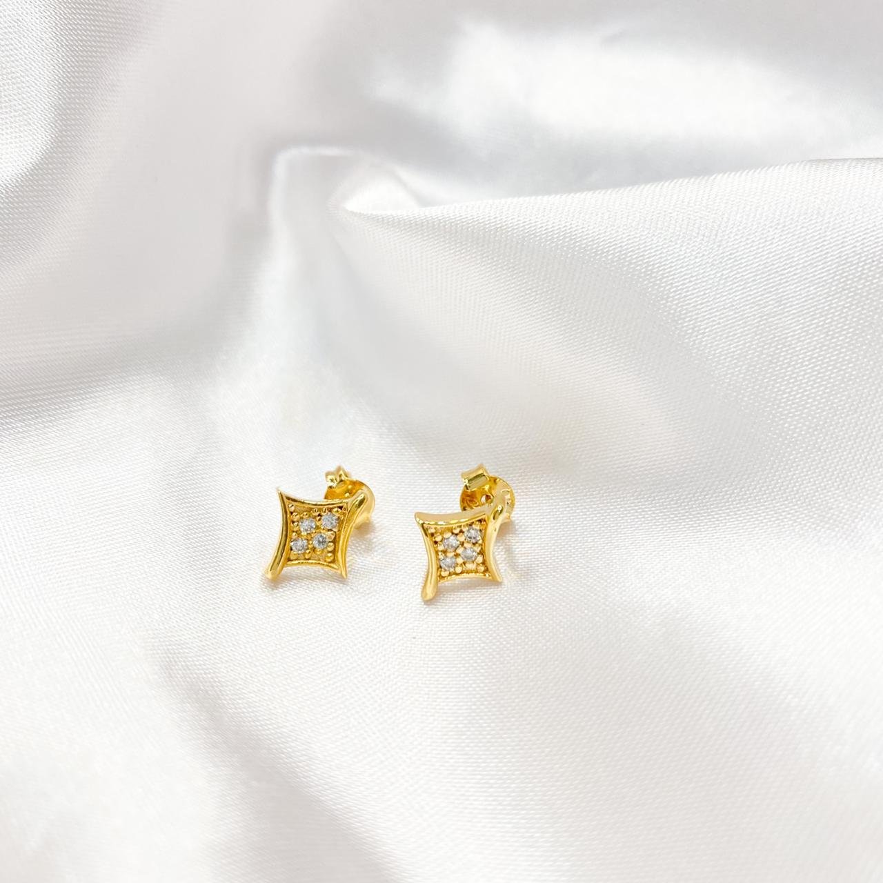 BRINCO BALÃO COM ZIRCÔNIAS EM OURO 18K