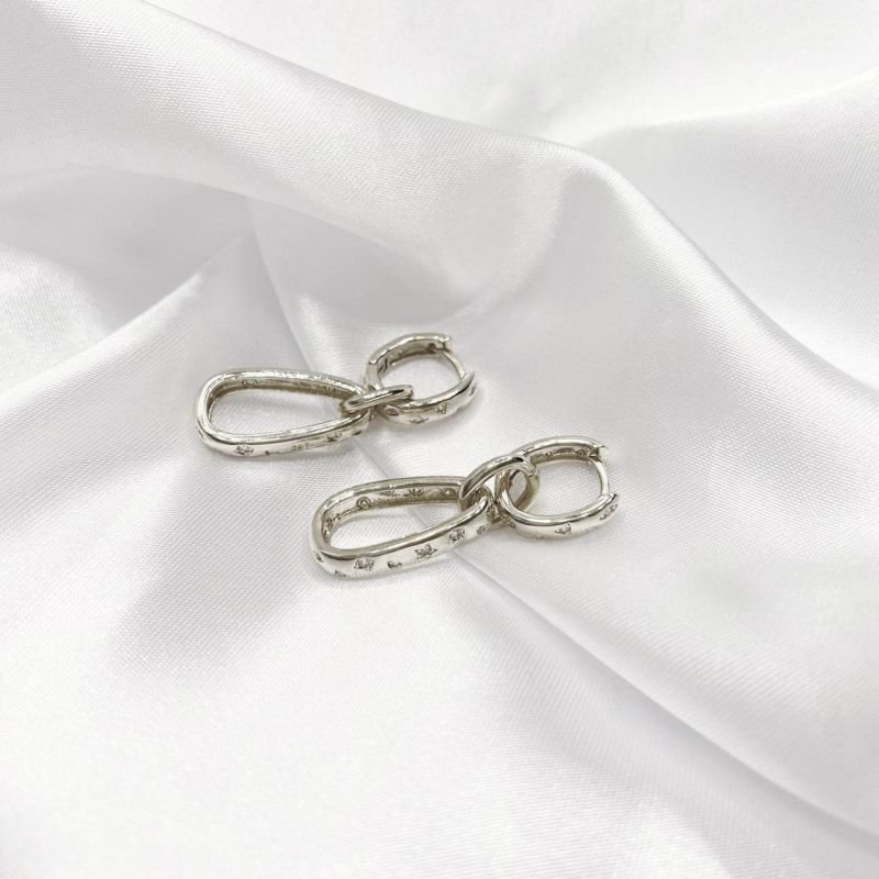 BRINCO ARTICULADO COM ELO EM ZIRCÔNIA EM RÓDIO BRANCO