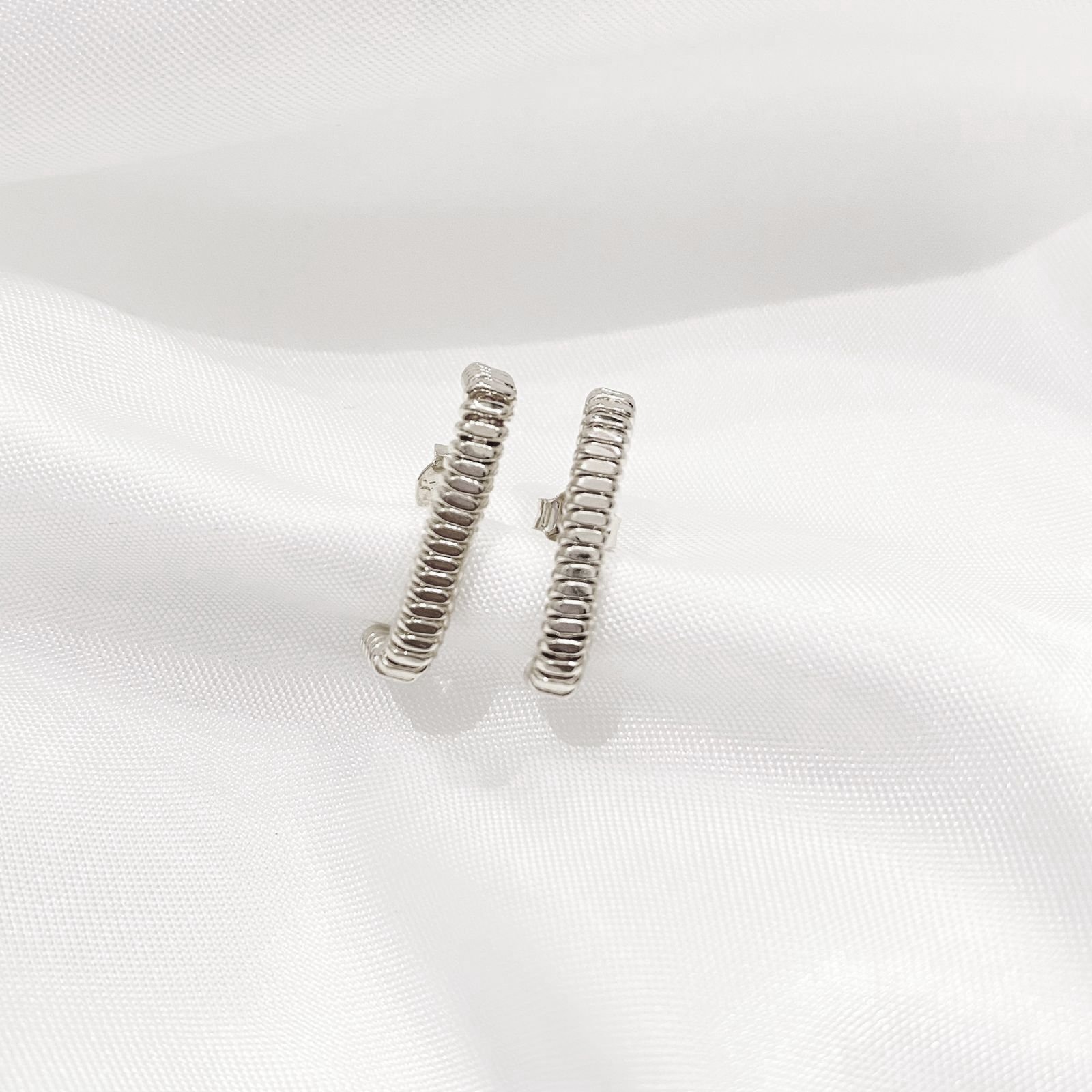 EARHOOK CARTILHADO