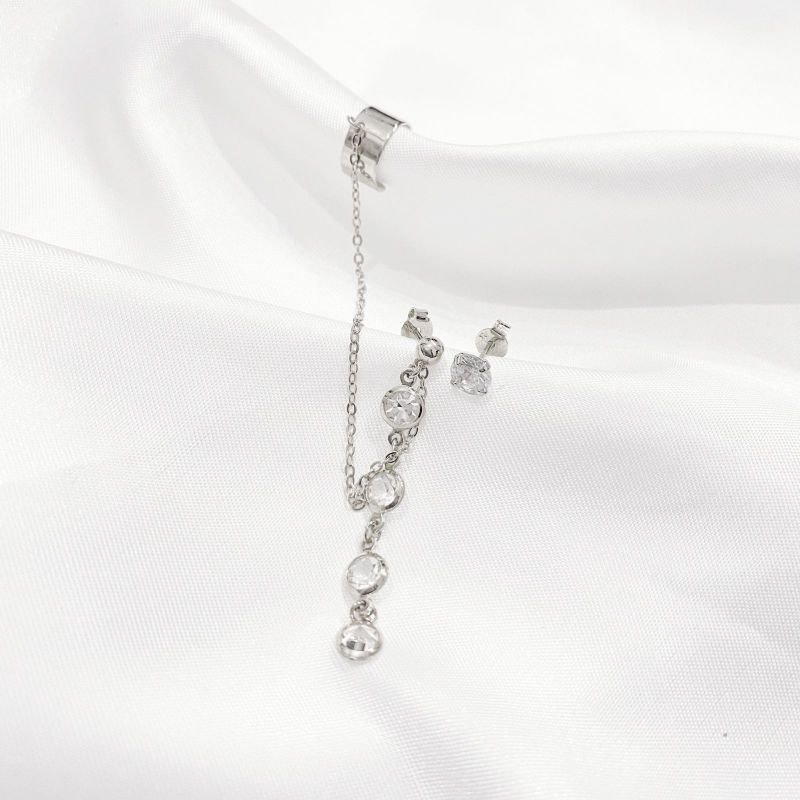 BRINCO COM PIERCING EM ZIRCONIAS EM RÓDIO BRANCO