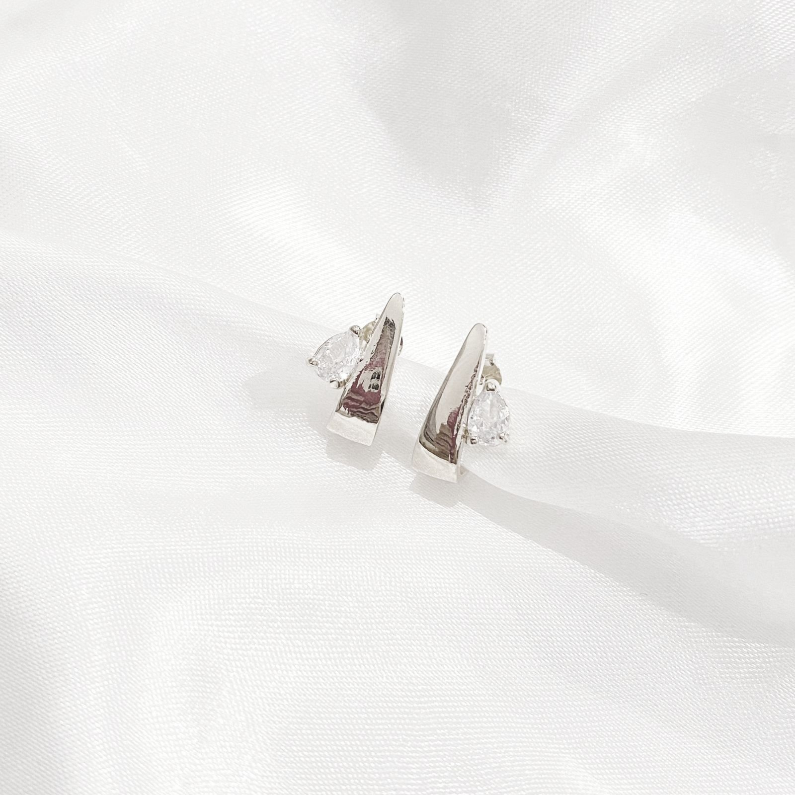 BRINCO EARHOOK COM GOTA