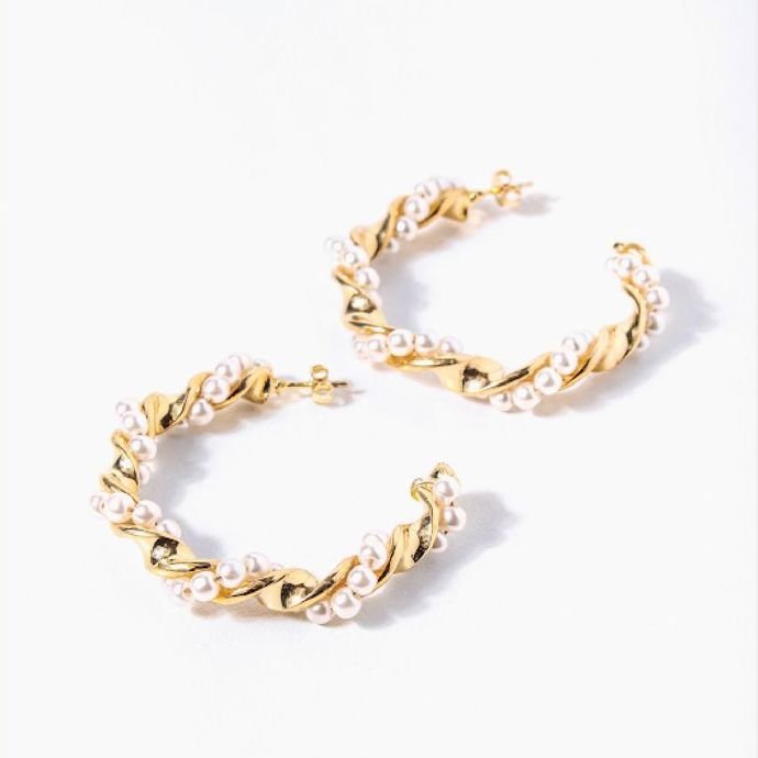 ARGOLA TRANÇADA COM PÉROLAS EM OURO 18K