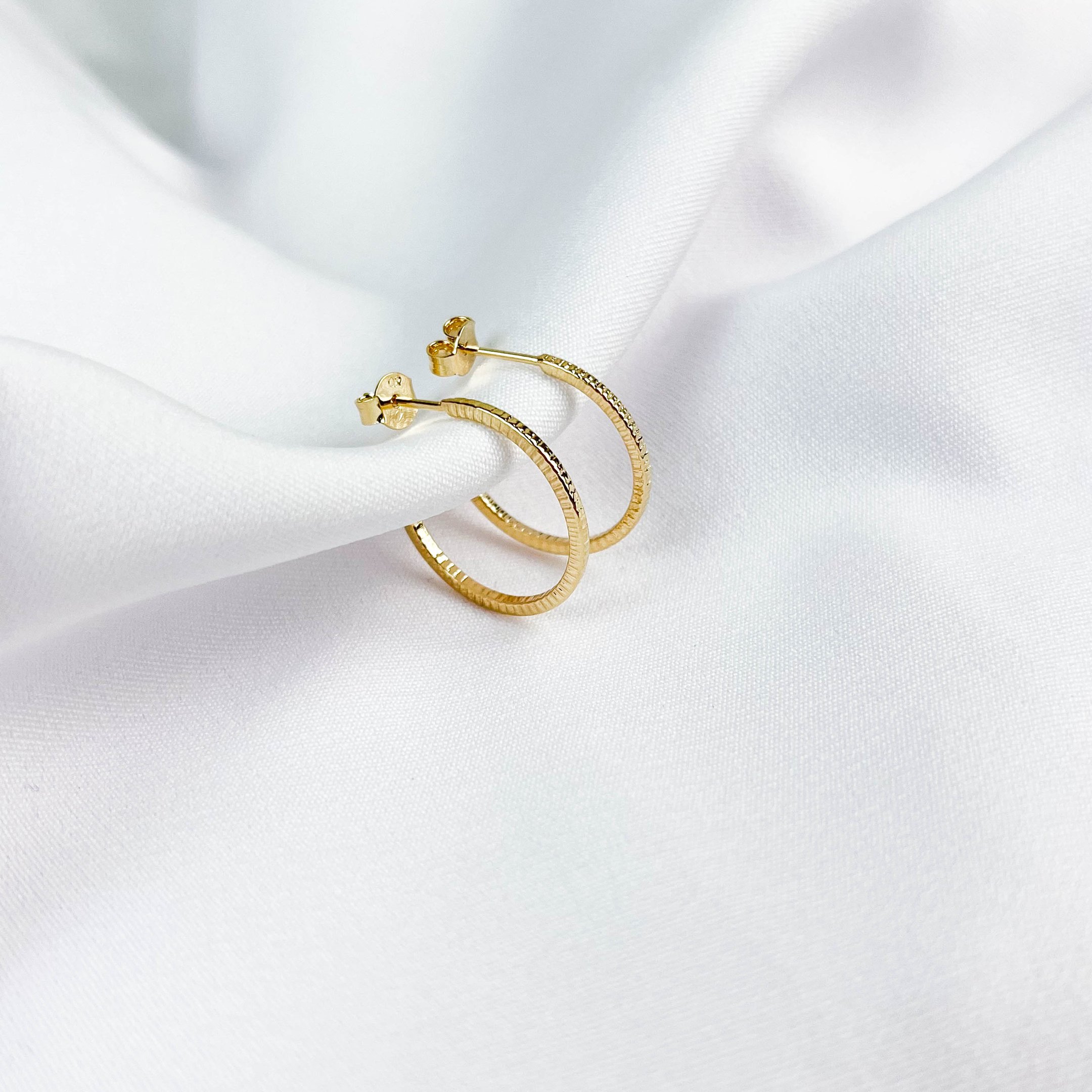 ARGOLA CARTILHADA 2CM EM OURO 18K