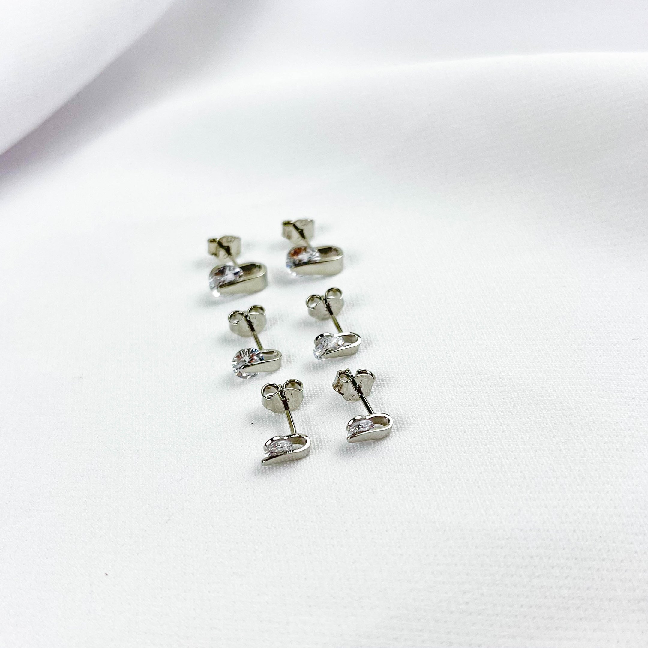 TRIO ZIRCÔNIAS CHATÃO PINÇA EM RÓDIO BRANCO