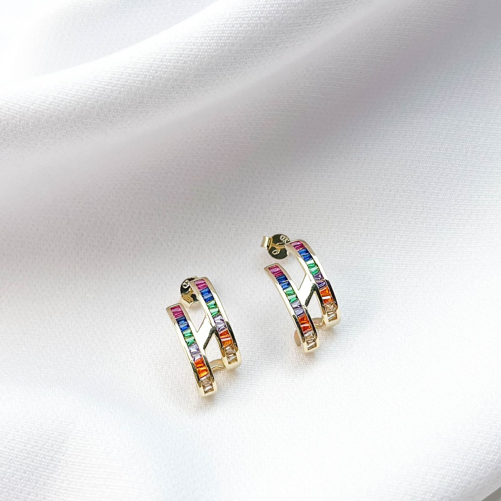 ARGOLA DUPLO ZIRCÔNIAS COLORIDAS EM OURO 18K