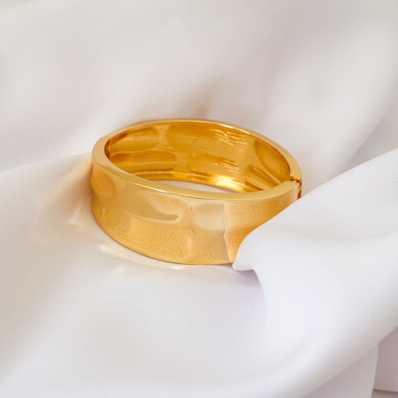 BRACELETE ARTICULADO OVAL LISO MARTELADO EM OURO 18K