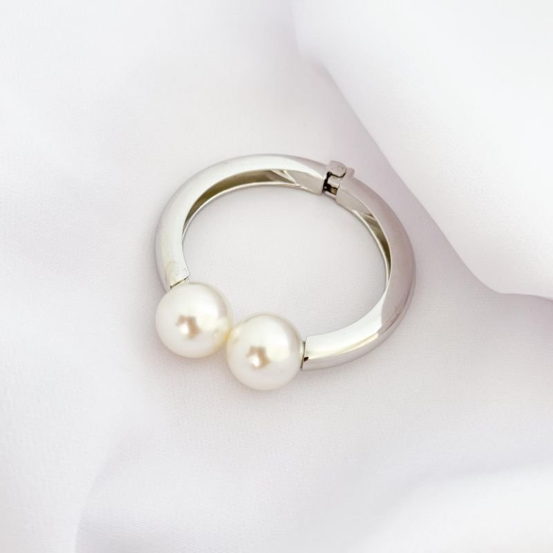 BRACELETE COM PEROLAS NA PONTA EM RÓDIO BRANCO