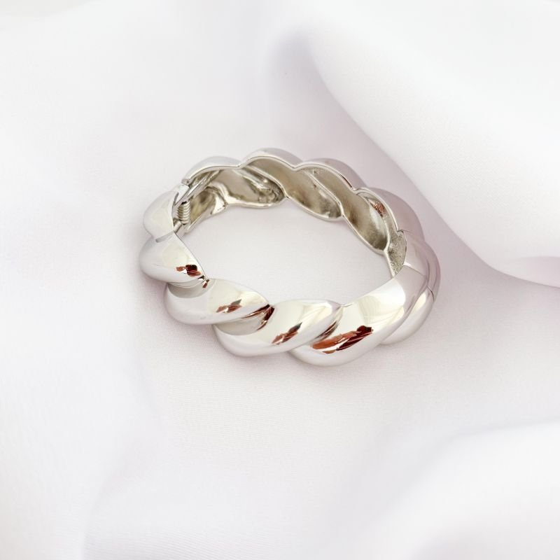 BRACELETE CROASSANT EM RÓDIO BRANCO