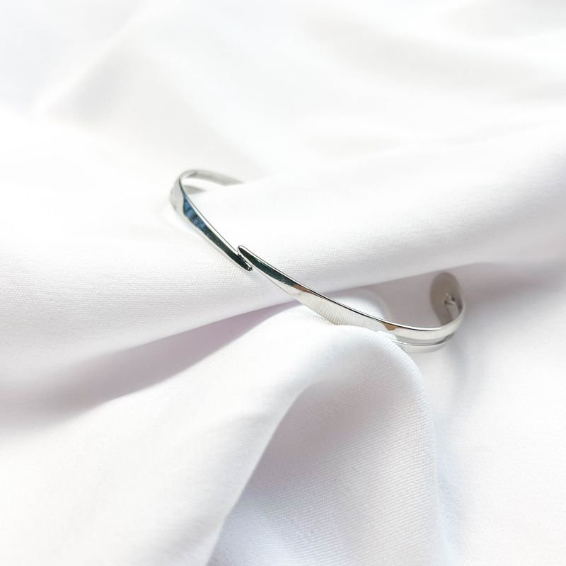 BRACELETE DUPLO COM ZIRCONIAS NA PONTA EM RÓDIO BRANCO