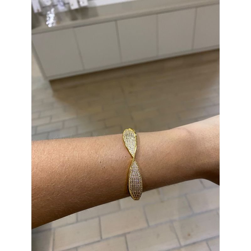 BRACELETE FORMATO INFINITO CRAVEJADO EM OURO 18K