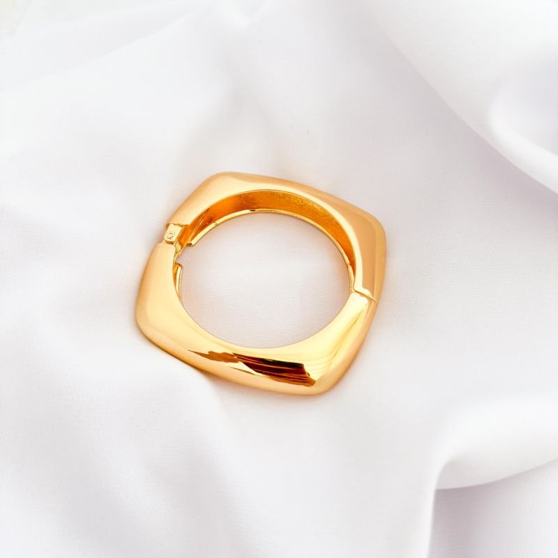 BRACELETE FORMATO RETANGULAR EM OURO 18K
