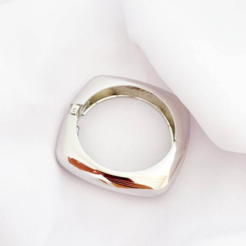 BRACELETE FORMATO RETANGULAR EM RÓDIO BRANCO