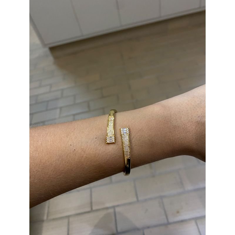BRACELETE RIGIDO CRAVEJADO EM OURO 18K