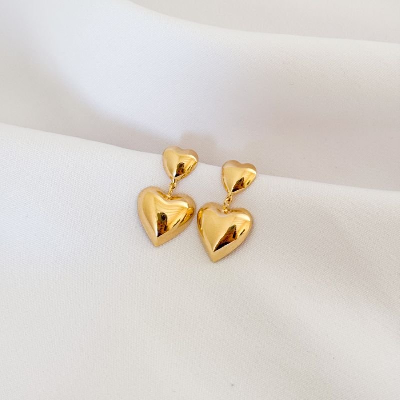 BRINCO 2 CORAÇÕES LISOS EM OURO 18K