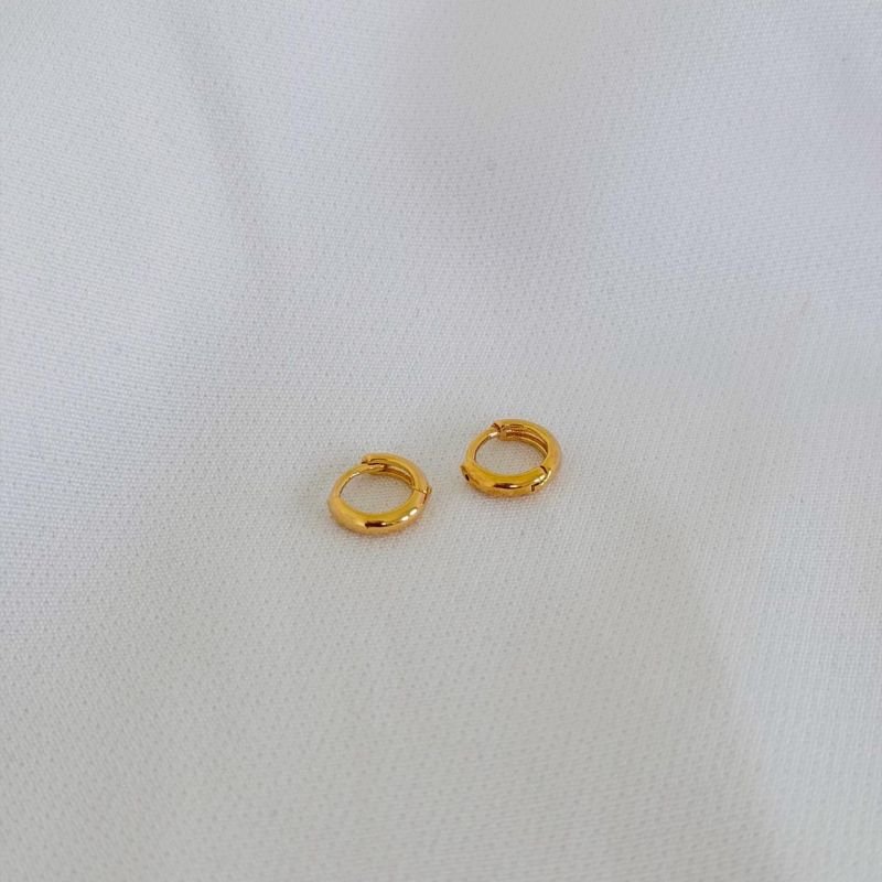 BRINCO ARGOLA ARTICULADA LISA EM OURO 18K