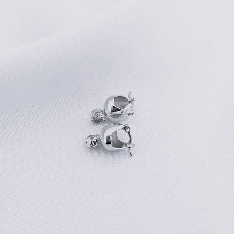 BRINCO ARGOLA CAPACETE COM ZIRCONIA 6MM EM RÓDIO BRANCO