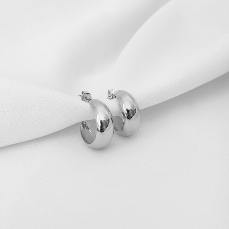 BRINCO ARGOLA CHAPA MEIA LUA 21MM EM RÓDIO BRANCO