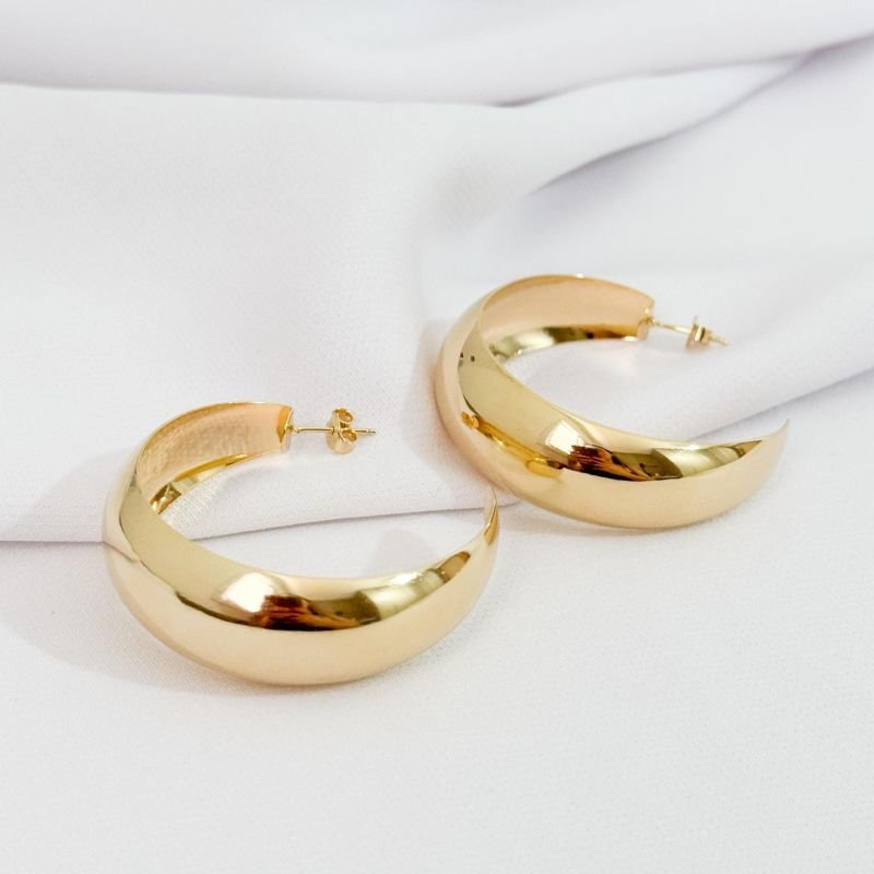 BRINCO ARGOLA CHAPA MEIA LUA 46MM EM OURO 18K