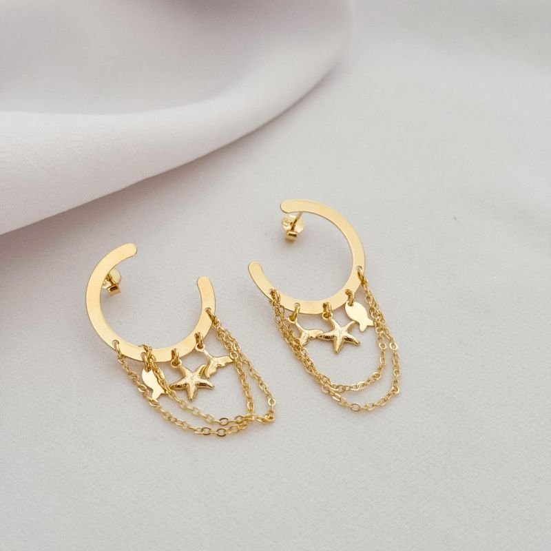 BRINCO ARGOLA COM ELEMENTOS MAR E CORRENTES EM OURO 18K