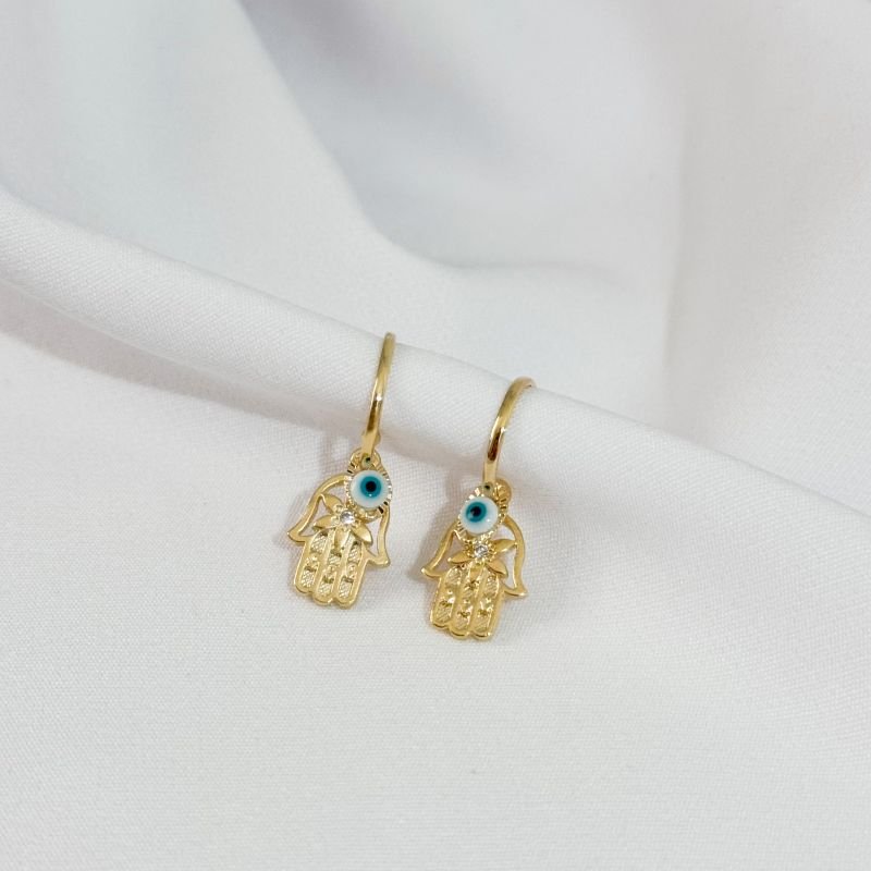 BRINCO ARGOLA COM MAO DE FATIMA E OLHO GREGO EM OURO 18K
