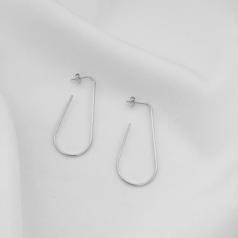 BRINCO ARGOLA FIO EM RÓDIO BRANCO