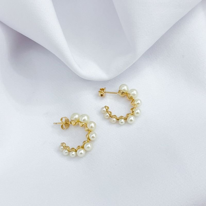 BRINCO ARGOLA SPIKES COM PEROLAS 2CM EM OURO 18K