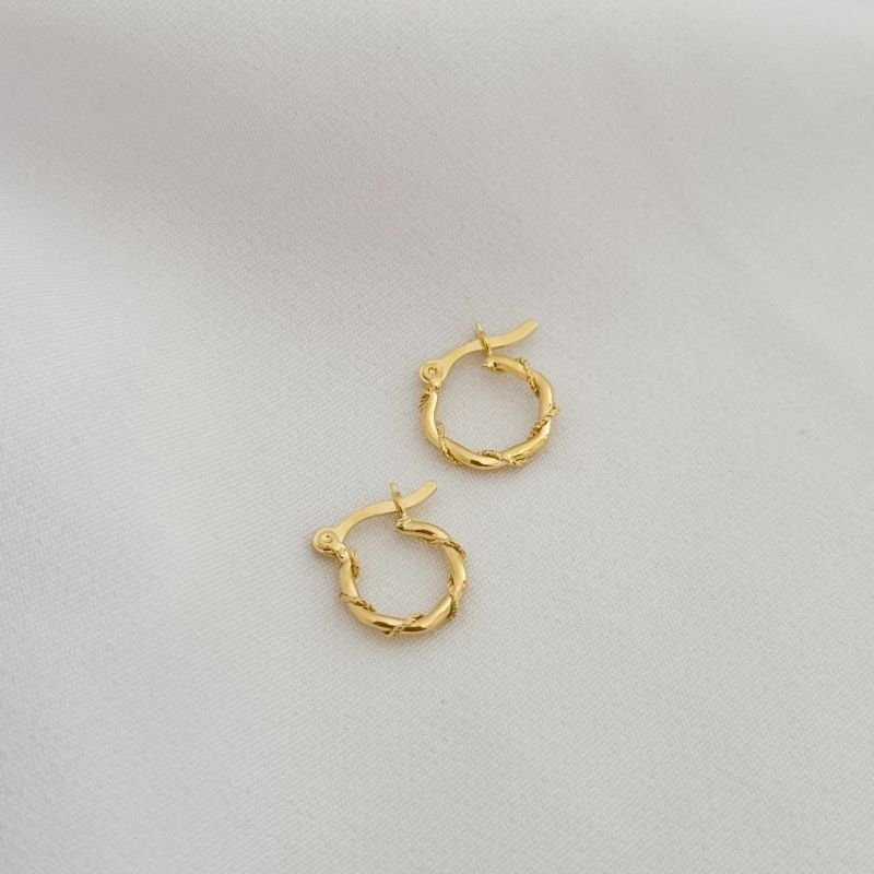 BRINCO ARGOLA TRAVA FIO ENROLADO EM OURO 18K