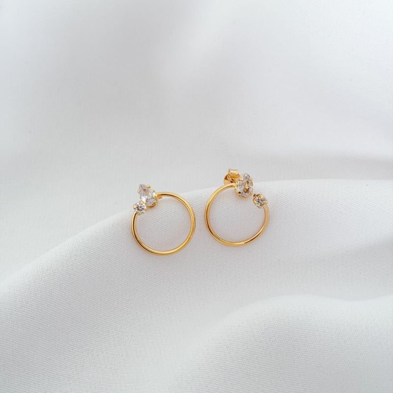 BRINCO ARO C/ GOTA E PONTO DE LUZ EM OURO 18K