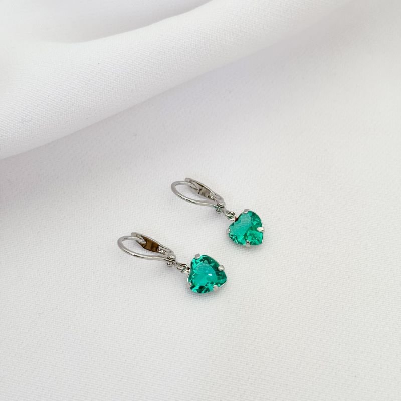 BRINCO ARTICULADO COM PEDRA CORAÇÃO EM RÓDIO BRANCO